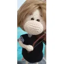 Кукла амигуруми — скрипач