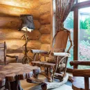 Кресло из массива можжевелового дерева