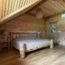 Кровать из массива дерева можжевельника