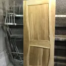 Дверь из массива дерева