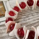 Браслет из карнеола с ракушками