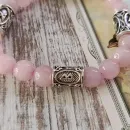 Браслет из розового кварца с рунами