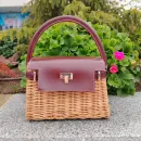 Сумочка из бумажной лозы и кожи