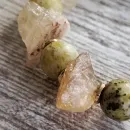 Браслет из серпентинита с цитрином