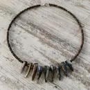 Чокер с перламутром и туласи