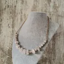 Колье с розовым кварцем