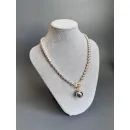 Колье из серебристого гематита с кулоном гладкий шар