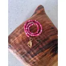 Колье из натурального арбузного кварца с крупным позолоченным кулоном