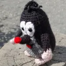 Вязаный крючком брелок Крот