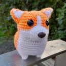 Вязаная игрушка Корги