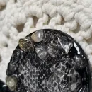 Кулон с агатом и шкурой змеи ручной работы