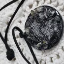 Кулон с агатом и шкурой змеи ручной работы