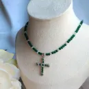 Чокер зеленая шпинель и крестик с цирконами