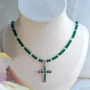 Чокер зеленая шпинель и крестик с цирконами