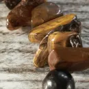 Браслет из майфан с агатом и тигровым глазом