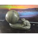 шар из камня