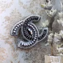 Брошь в стиле Шанель