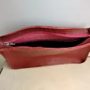 Сумка-косметичка из кожи