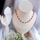 Чокер из кораллов и перламутра