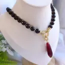 Колье из граната со съёмной подвеской