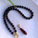 Колье из граната со съёмной подвеской