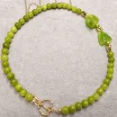 Бусы из хризолита