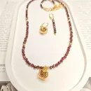 Комплект: бусы из натурального граненого граната и подвески с гранатом под золото, серьги с гранатом