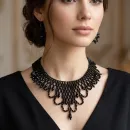 Колье "Чёрный лебедь" и серьги ручной работы.