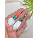 Асимметричные серьги «Тенерифе» из турквенита, коралла и белого перламутра