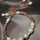 Комплект: колье, браслет и серьги из натурального речного жемчуга и кварца с подвесками