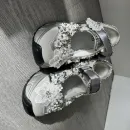 Авторские кроссовки ручной работы с объёмной вышивкой, серебристые.