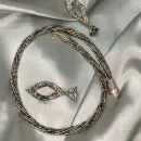 Жгут "Стильная змейка" и серьги листики ручной работы.