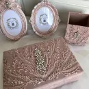 Фоторамка, розовая, с вышивкой из кристаллов