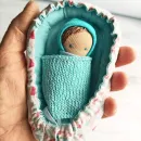 крошка в ладошке ручная работа