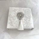 Фотоальбом свадебный белый с кружевом и брошью