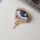 Брошь из бисера глаз. Брошка булавка бижутерия на пиджак, пальто, свитер, платье.