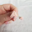 Серьги пусеты и жемчугом и биконусами Сваровски