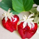 Коллекционная брошь "Клубника" от SWAROVSKI