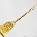 Коллекционная брошь "Метла" от ROBERT MANDLE