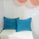 Зеленая интерьерная плотная подушка прямоугольная