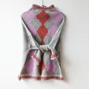 Свитер с ромбами