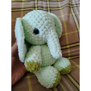 Игрушка из плюшевой пряжи