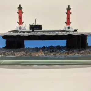 ДЭПЛ "Лада" 677 на фоне Ростральных колонн