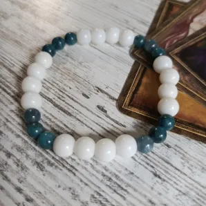 Браслет из моржовой кости и дюмортьерита