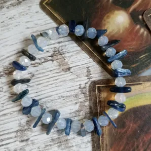 Браслет из опалита с кианитом