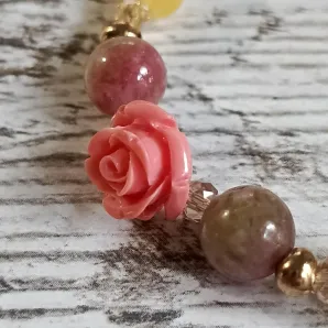 Браслет из кальцита с турмалином и кораллом