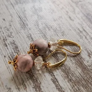Серьги из розовой яшмы с хрусталем кракле