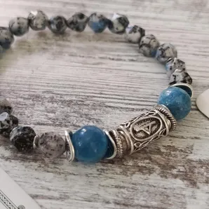 Браслет из азурита с апатитом и рунами
