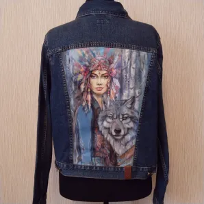 Куртка джинсовая с принтом ручной работы "Бегущая с волками" по одноименной книге юнгианского психолога Клариссы Пинколы Эстес
