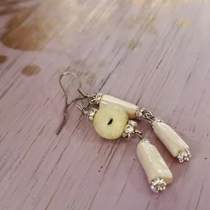 Серьги из африканской бирюзы и перламутра